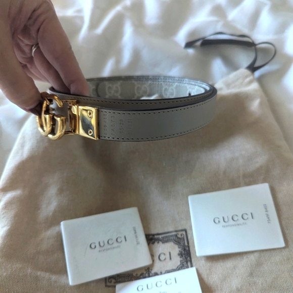 Gucci reversible taupe/monogram belt - Picture 4 of 8